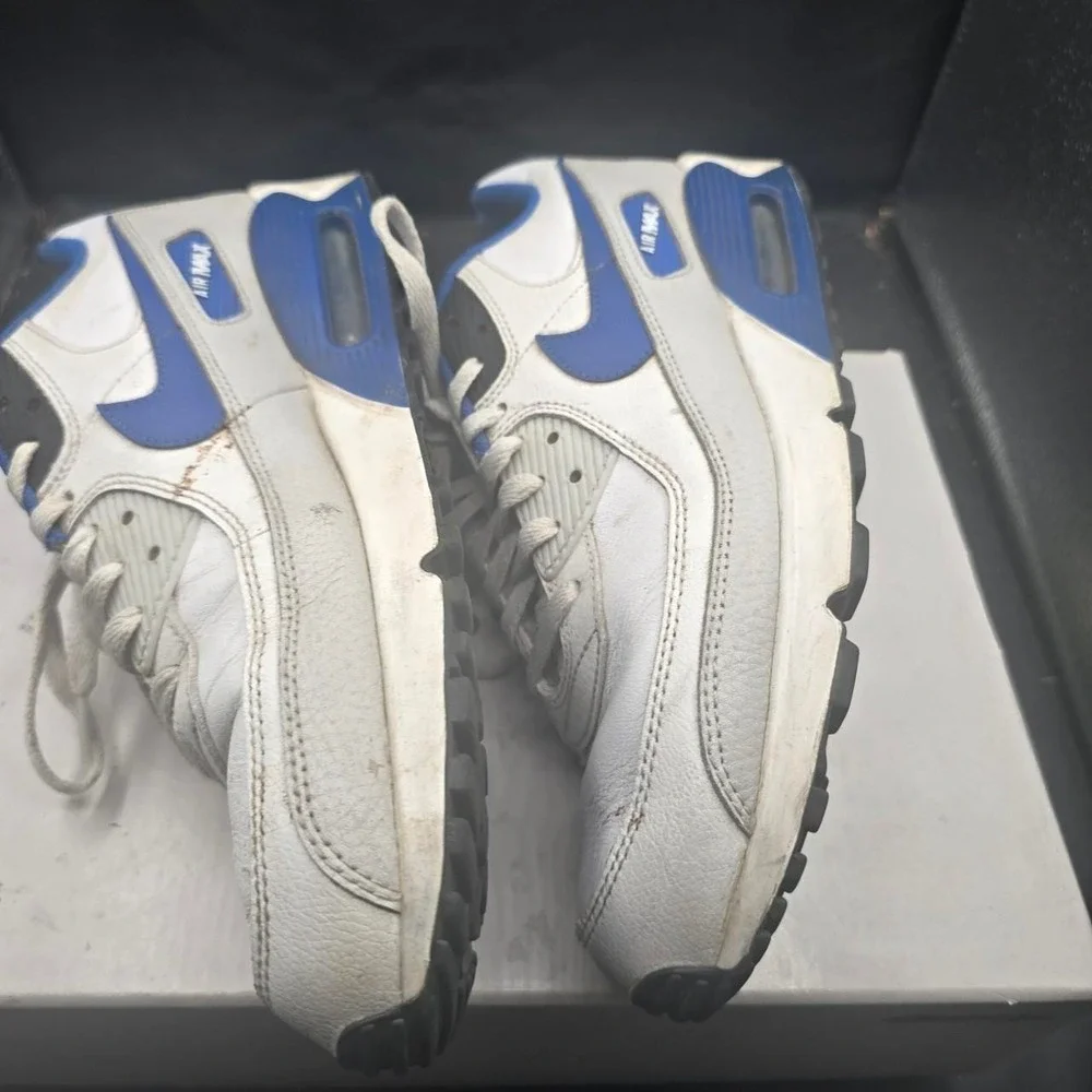 Nike Air Max 90 trainers in white and blue #sneakers  white, blue accents‎